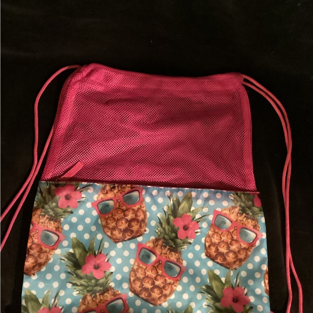 String Backpack/Gym Bag w/ pineapples - Picture 6 of 6